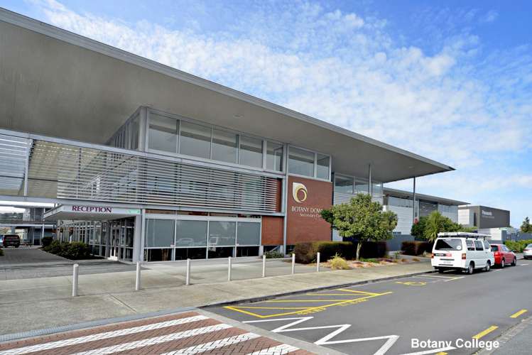 16 Michael Richard Place East Tamaki Heights_1