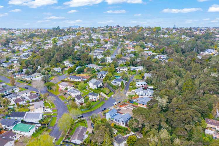 2/5 Eugen Place Bayview_24