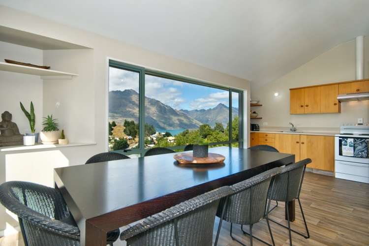 10a Caples Place Fernhill/Sunshine Bay_3