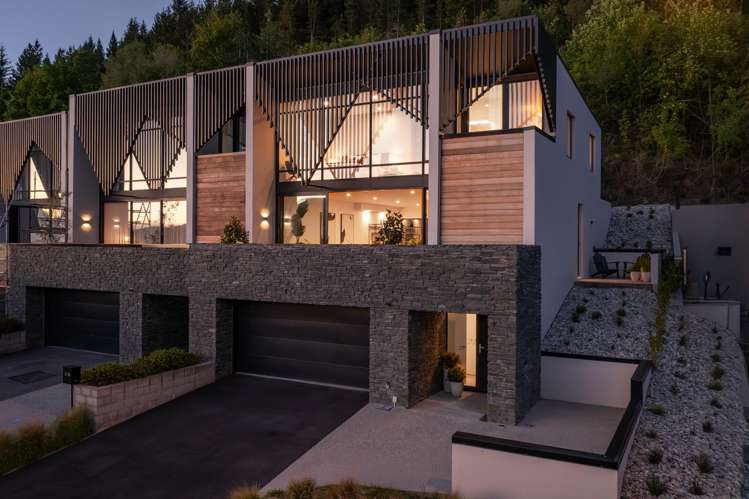 1/14 Vancouver Drive Queenstown Hill_0