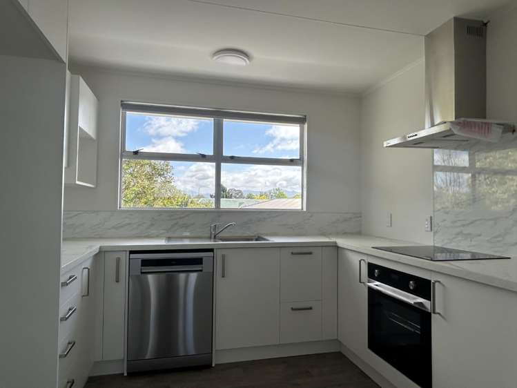 3/2 Percy Street 10706_2