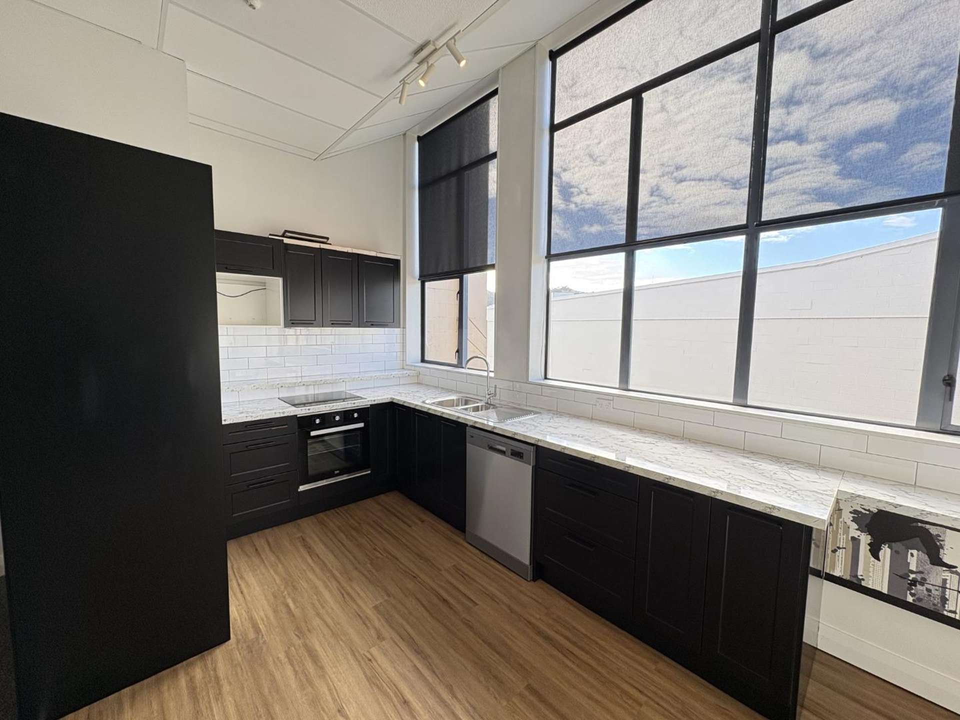 2/66 Bank Street 11640_0