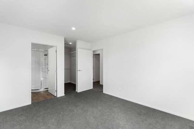  5 Selkirk Lane Hamilton Lake_4