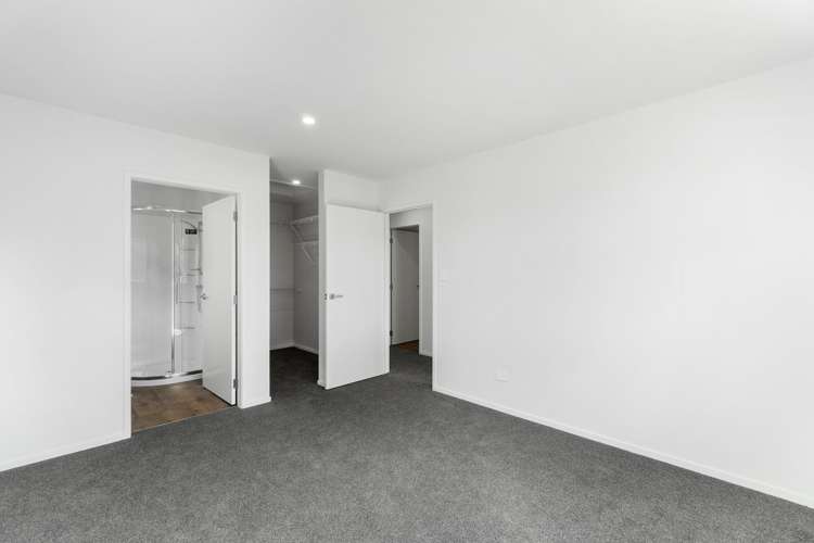  5 Selkirk Lane Hamilton Lake_4