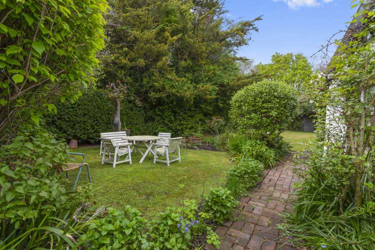 1677 Cust Road Cust_12