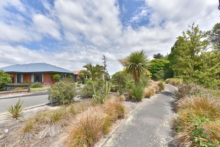 12 Croftwood Lane Harewood_20