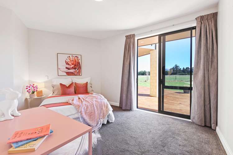 102 Glews Road Cust_32