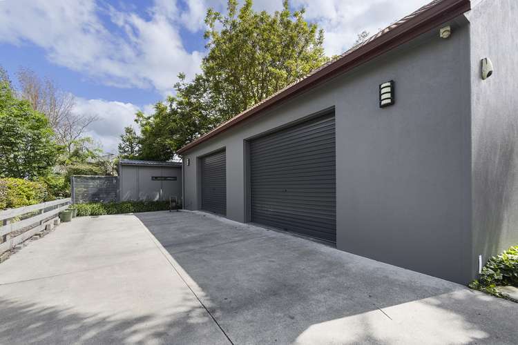 196 Athlone Drive Cambridge_17