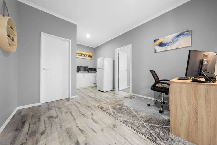 2b Wyon Way Flat Bush_14