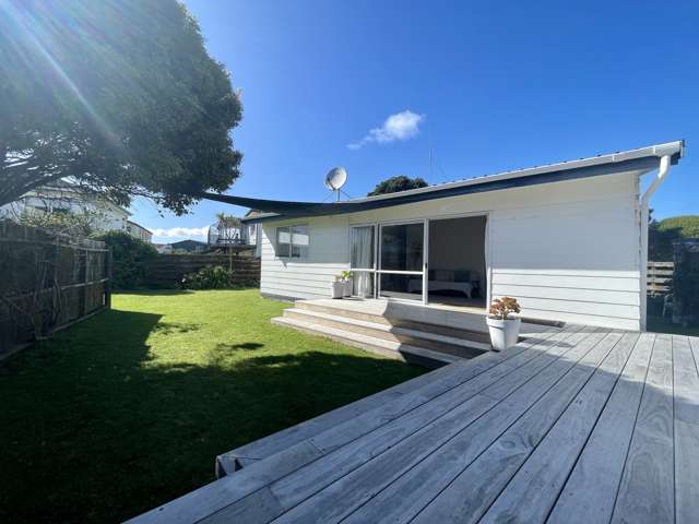 2 bedroom,  1 bathroom furnished home on Ocean Road!