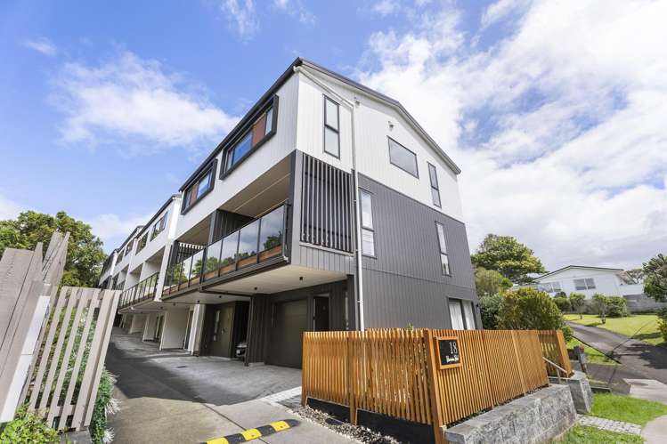 1/18 Riverview Road New Lynn_28