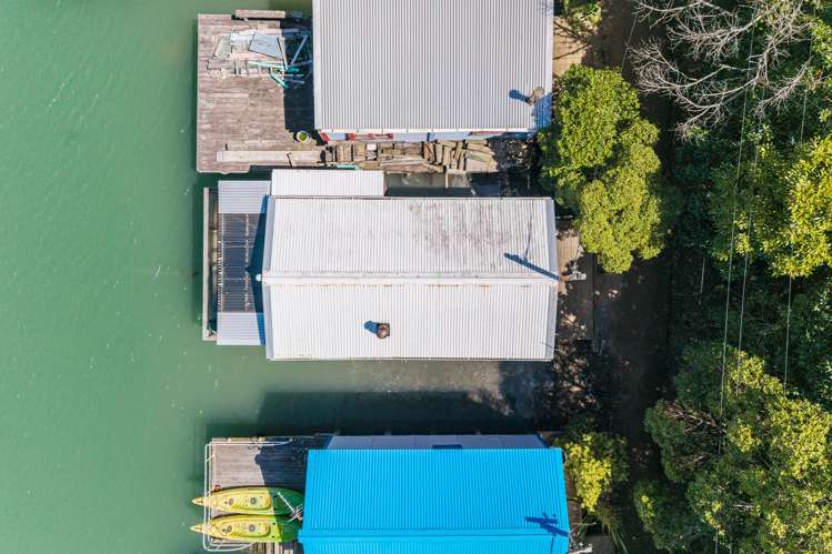 15 Boatshed, Camborne Walkway Paremata_34