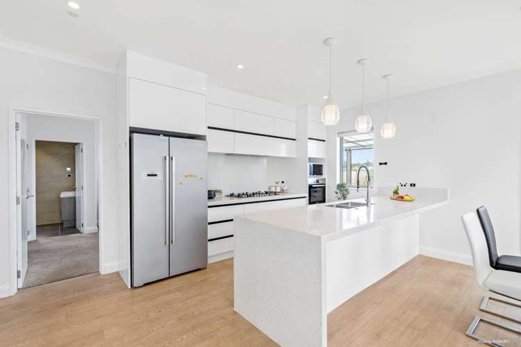 69 Bordeaux Parade Te Atatu South_5