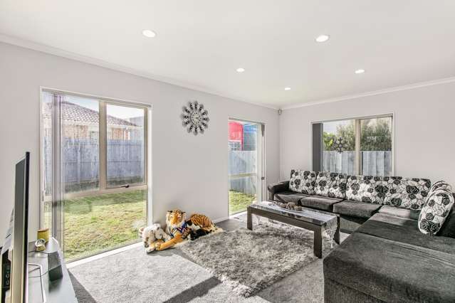 5a Robert Skelton Place Clendon Park_4