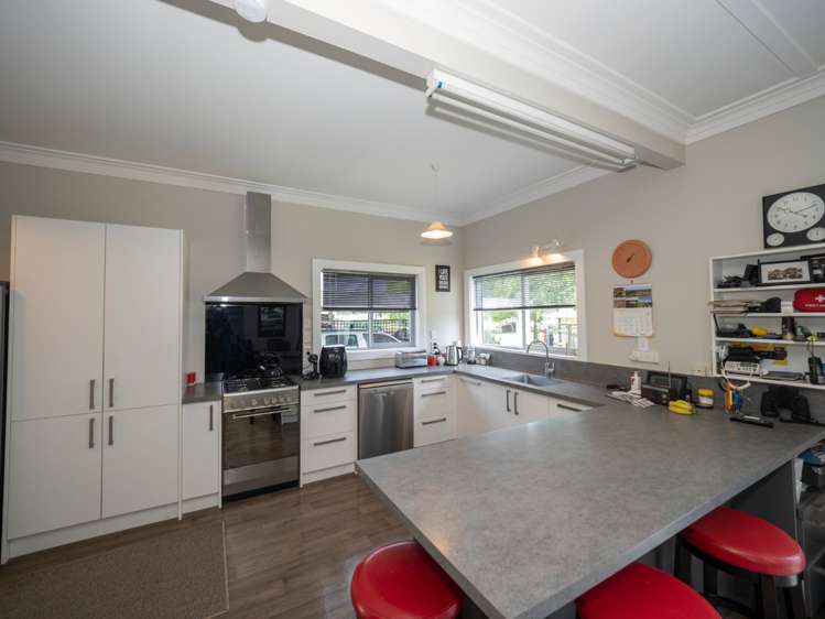 2532 Lake Ferry Road Pirinoa_7