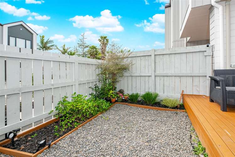 7/66 Swanson Road Henderson_6