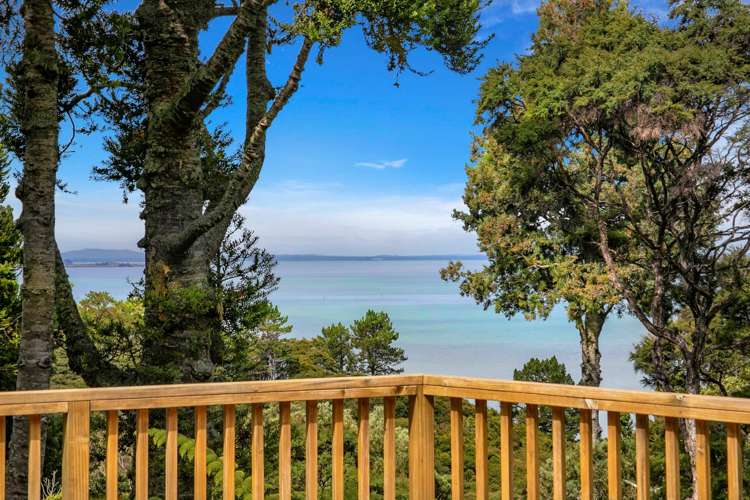 65 Takahe Road Titirangi_2