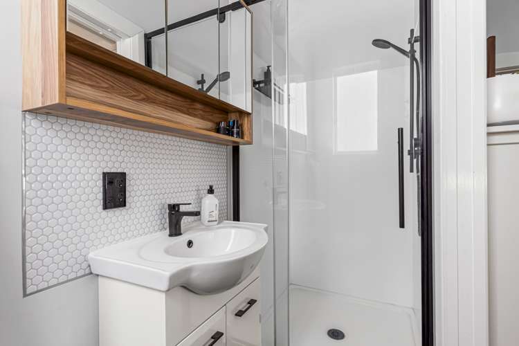 52 Woodward Road Mount Albert_13