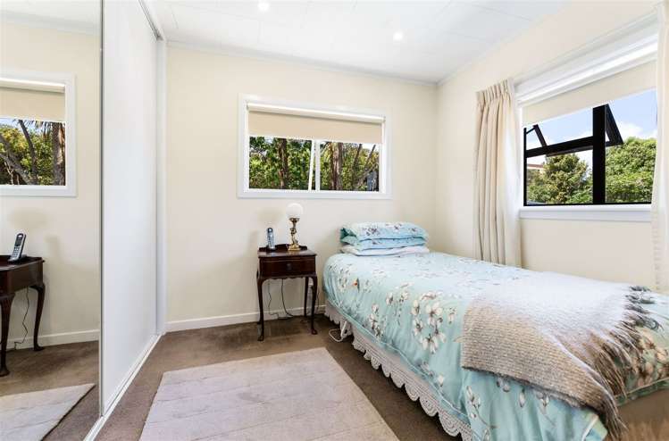 14 Derwent Crescent Titirangi_16