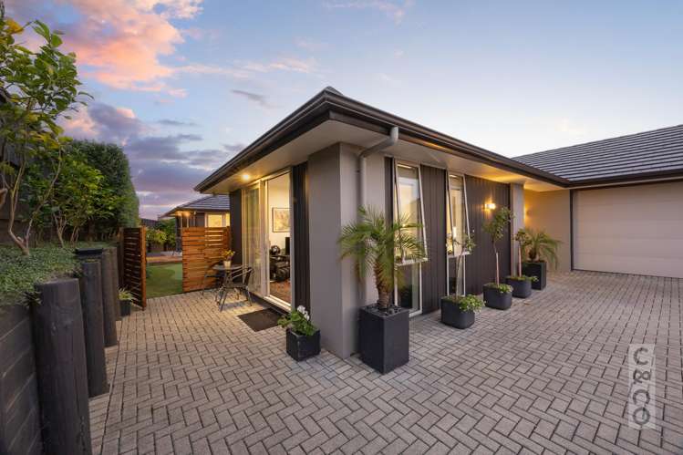 11 Canoe Lane Riverhead_36