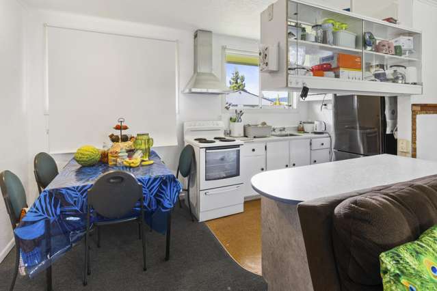 1A and 1B Cooper Avenue Holdens Bay_3