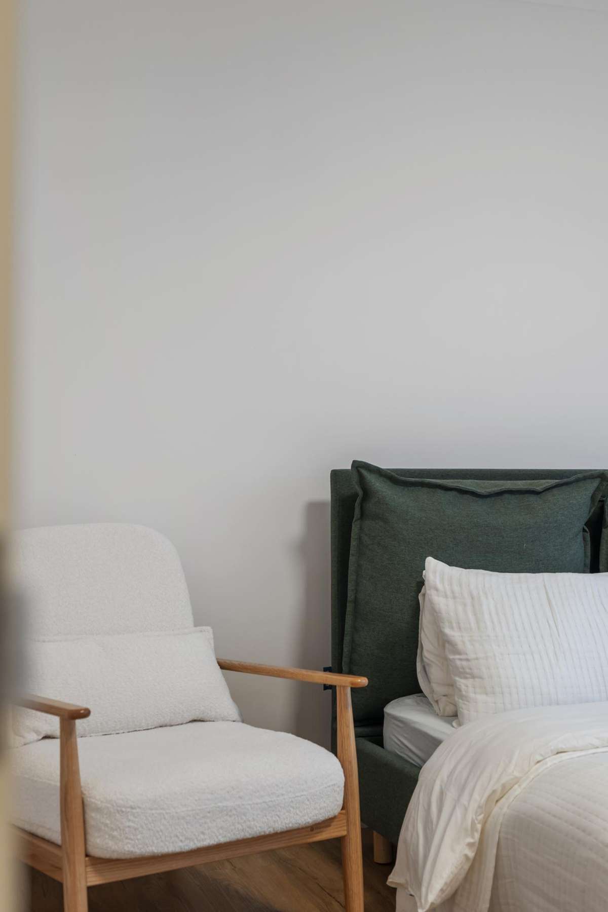 2/75 Langana Avenue_5