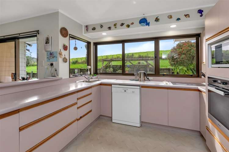 51 Loop Road Otaika_9