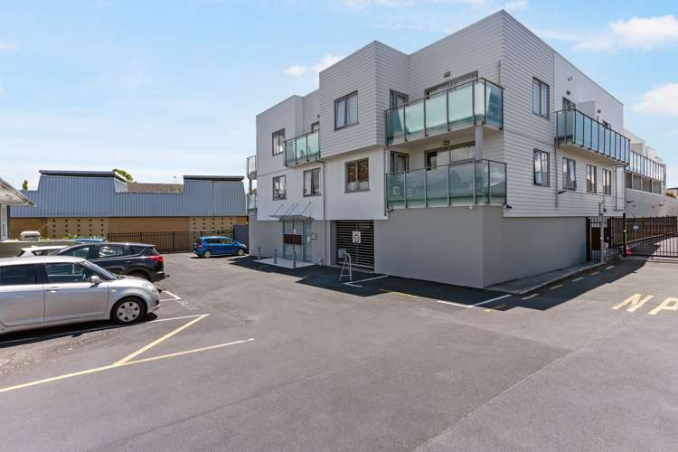 2a/86a Rockfield Road Penrose_17