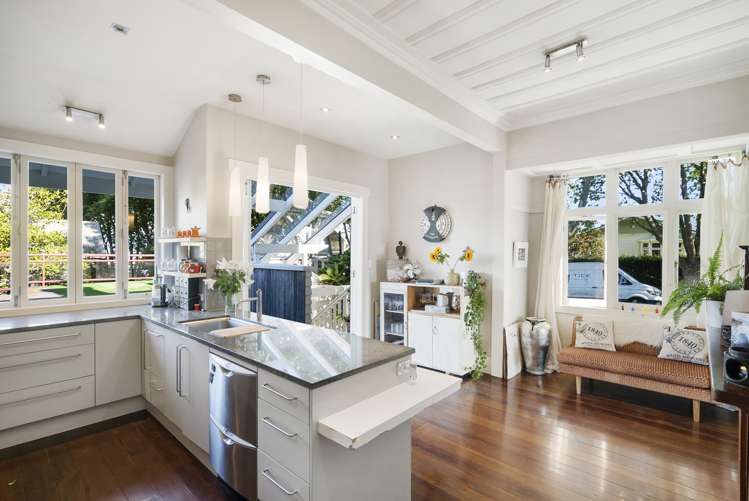 19 Queen Street Northcote Point_9