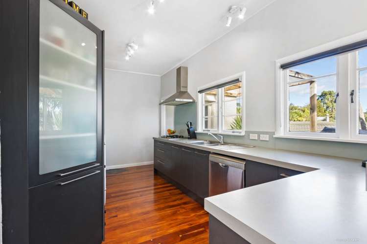 11 Ambler Avenue Glen Eden_4