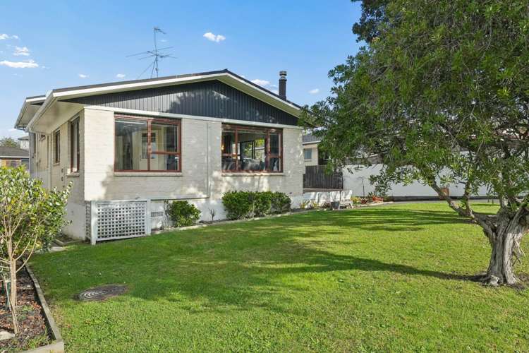 39 Nui Mana Place Te Atatu South_22