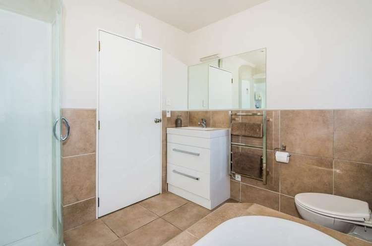 24 Chippendale Crescent Birkdale_11