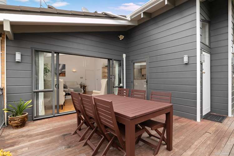 26 Wairata Place Te Atatu South_8