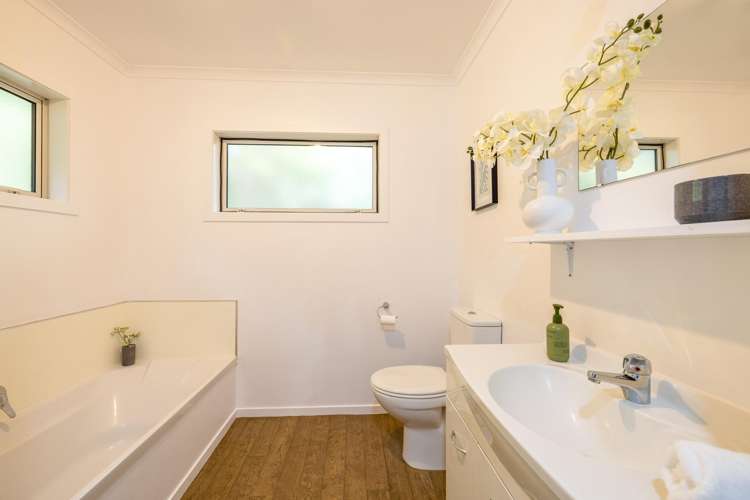 52 Crescent Road East Ostend_10
