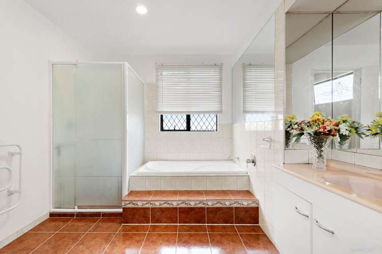 25 Lobelia Rise Goodwood Heights_10