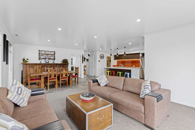 180 Faringdon Boulevard Rolleston_5