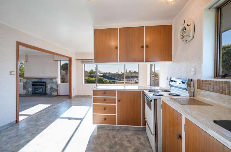 2 Balmoral Place Stoke_10