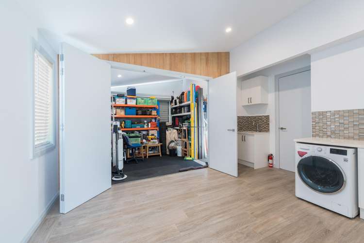 129 Riverpark Crescent Henderson_11