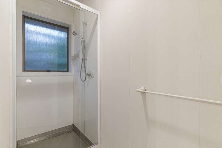 44a Uxbridge Road Mellons Bay_14