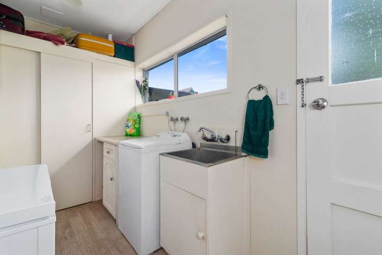 2b Kowhai Street Glenholme_14