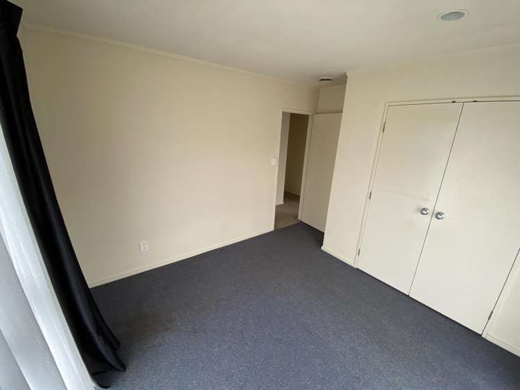 324i West Coast Road Glen Eden_10