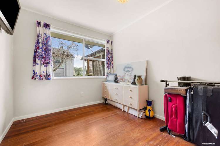 49 Felgrove Street Glendene_14