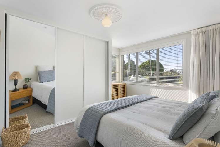 27 Kirrie Avenue Te Atatu South_13