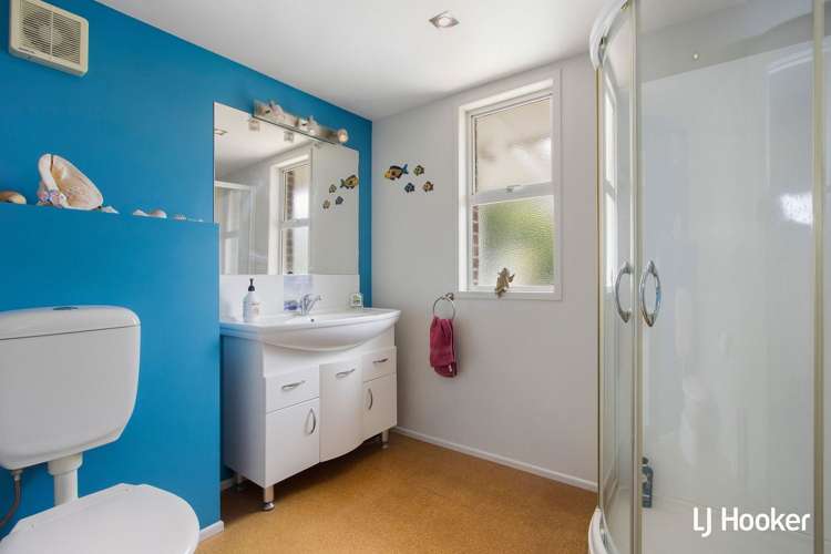 10 Roretana Drive Athenree_8