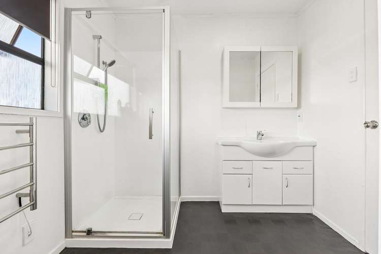 5 & 5a Okataina Street Pakuranga_15