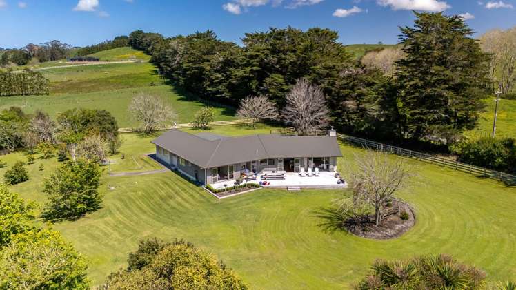 19 Valley Road Waitoki_24