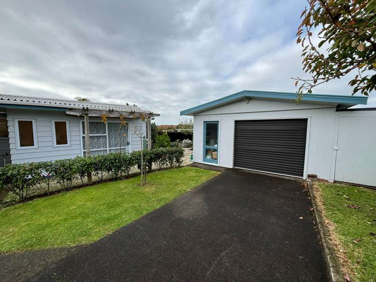 102a Titirangi Road New Lynn_36