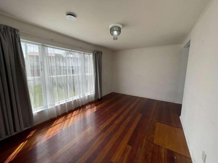 8 Whakataki Grove Waiwhetu_1