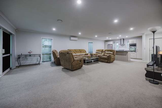 23 Soaring Bird Drive Takanini_1