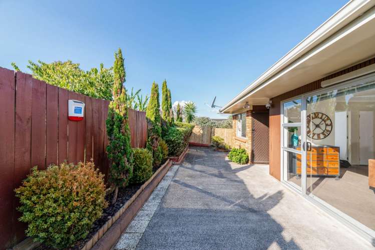 1/6 Pamela Place New Lynn_0